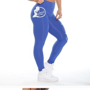 Not for sale! I’m looking to buy these